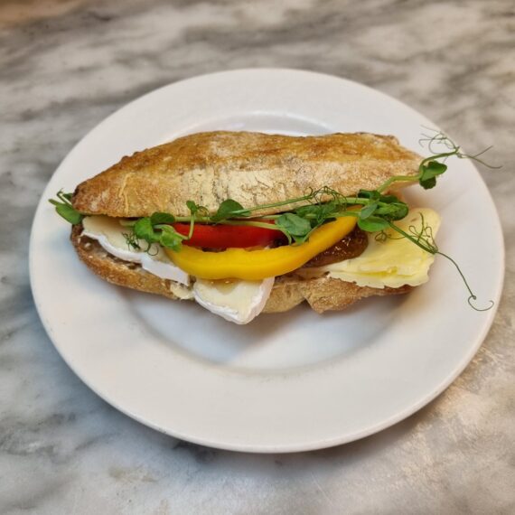 Ciabatta med prästost och brieost